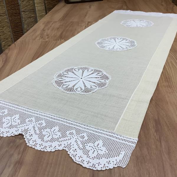 ORTASI YUVARLAK DANTEL DETAYLI AÇIK BEJ ZEMİN RUNNER - 45*130 CM